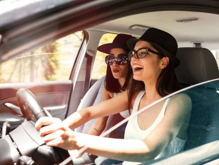 Come fare un profumo per l'auto fai da te
