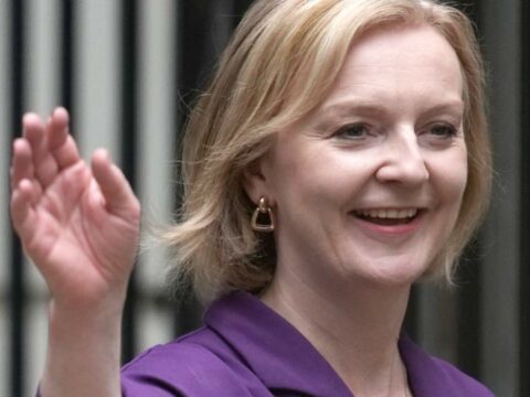 Liz Truss: ecco chi è la terza donna premier in Gran Bretagna