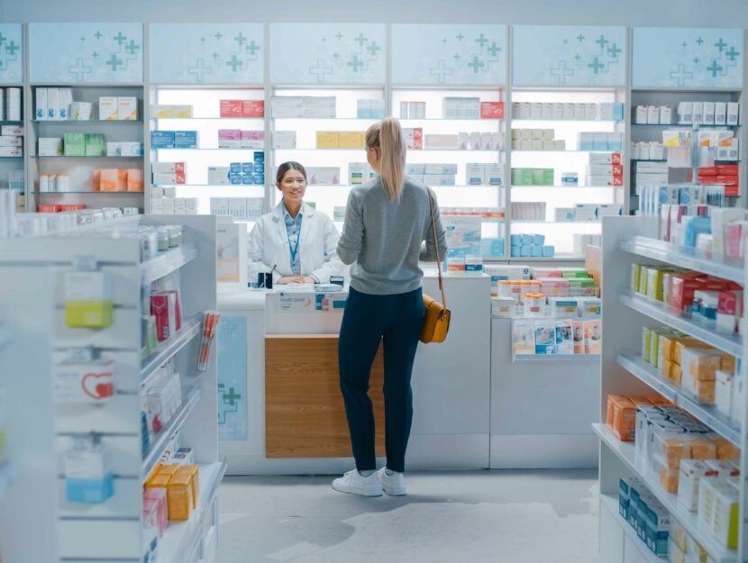 donna-in-farmacia