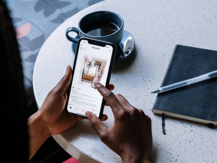 Frasi per Instagram: le più belle per le tue foto, storie e anche bio