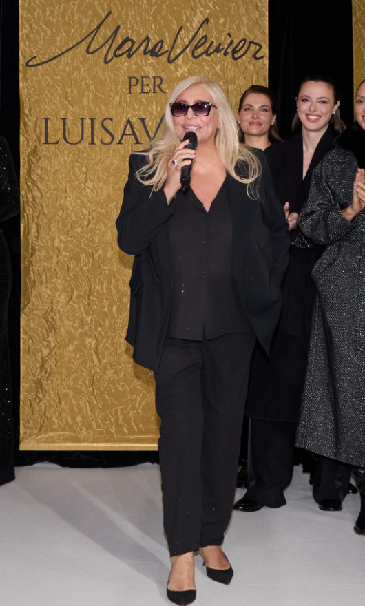 Mara Venier per Luisa Viola: la collezione che illumina i tuoi look autunnali