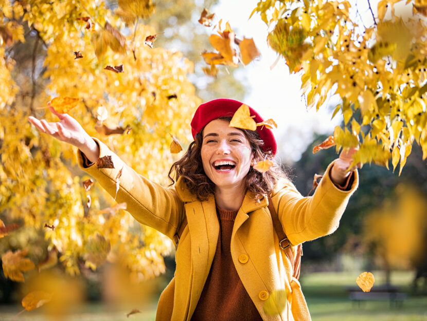 Foliage donna autunno alberi