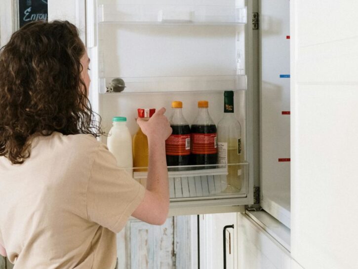 Come pulire e ogni quanto il condensatore del frigorifero