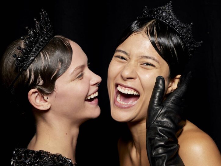 Perché l'effetto wet sui capelli piace a tutte (anche in autunno)