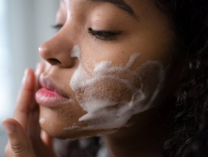 Come fare uno struccante viso in casa