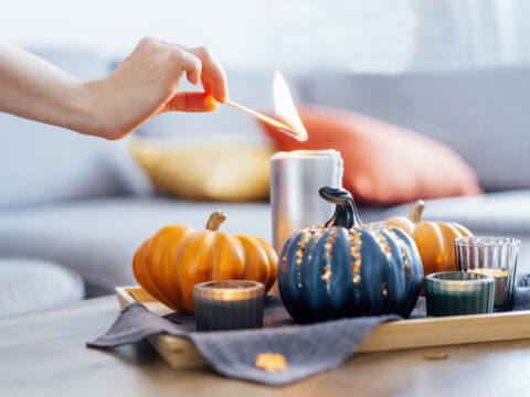 Come rendere speciali le tue candele decorandole