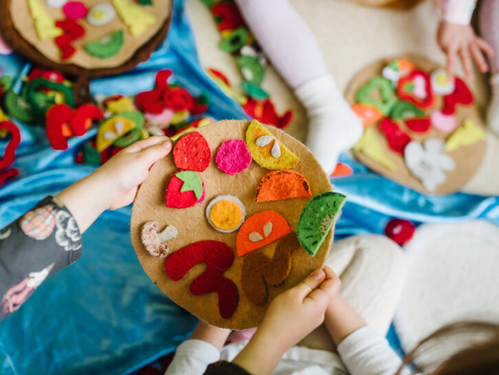 Come realizzare una cucina di feltro per il tuo bambino