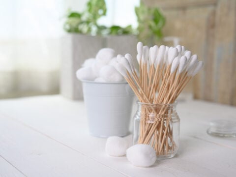 Ecco perché è importante utilizzare i cotton-fioc per pulire