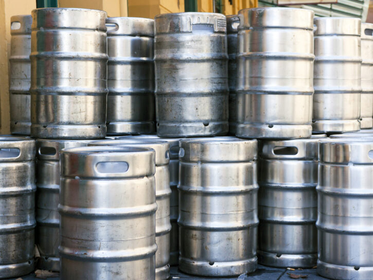 Come realizzare una lampada con fustino di birra