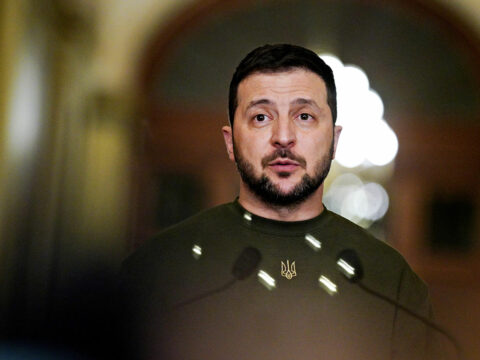 Zelensky a Sanremo, fioccano le polemiche