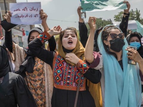 Afghanistan, manichini incappucciati: ordine dei talebani