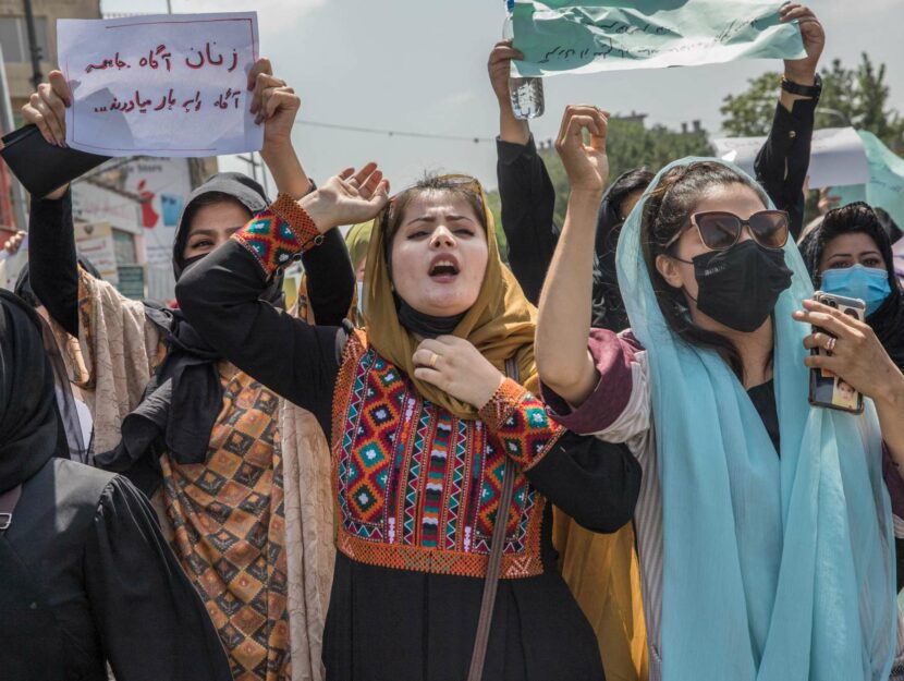 Donne afghane protestano