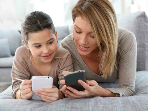 Parental control: come proteggere tuo figlio dal suo primo smartphone