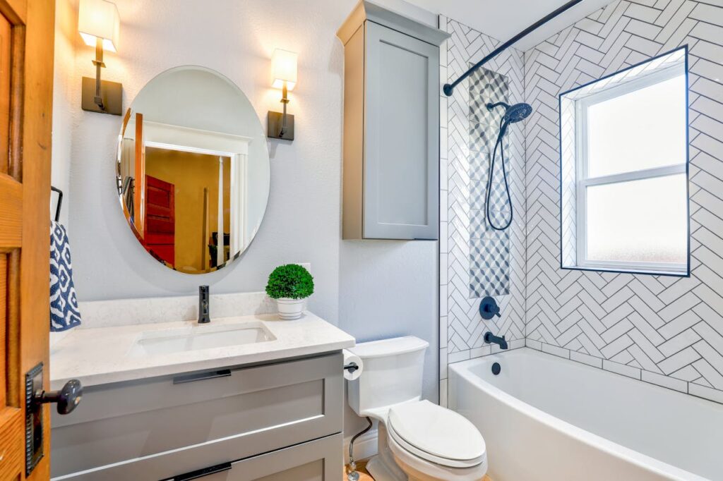 interno di bagno piccolo