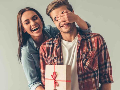 Parlare con i regali: l’arte di donare al tuo partner un segno di vera presenza