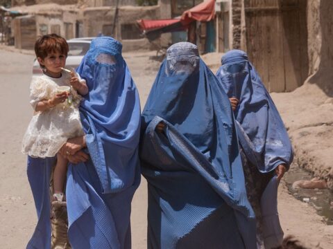 Afghanistan, i talebani vietano la vendita di contraccettivi