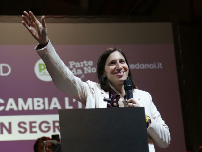 Elly Schlein alla chiusura della campagna elettorale a Bologna