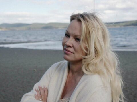 Pamela Anderson, ombre dietro la diva: il documentario