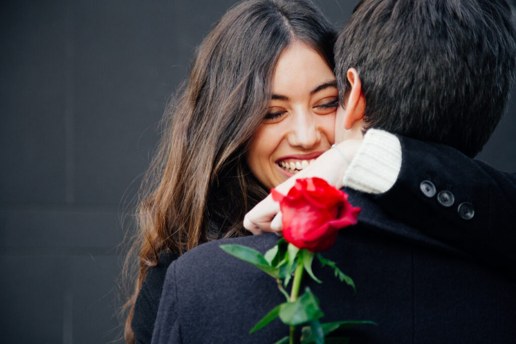 Frasi di San Valentino e non solo: citazioni romantiche e aforismi che parlano d'amore