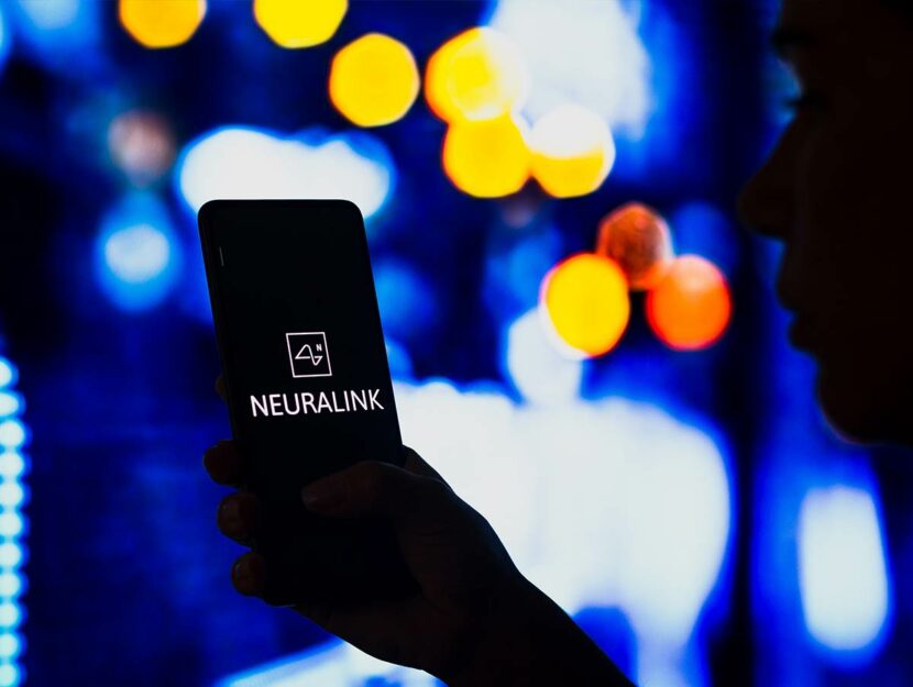 Logo Neuralink su smartphone
