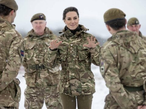 Kate Middleton in mimetica: addestramento nella neve