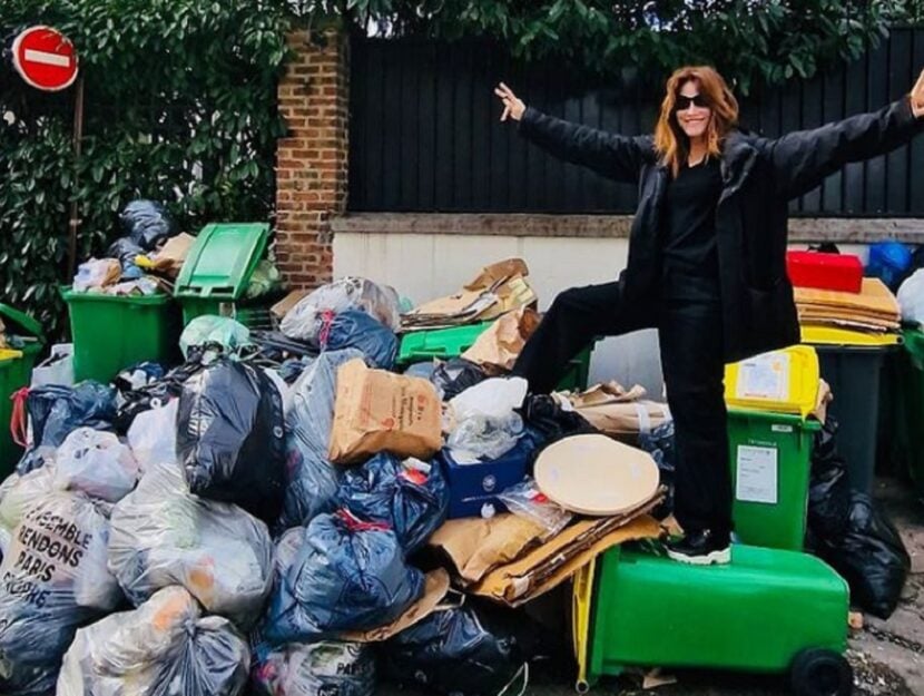 Carla Bruni tra i rifiuti di Parigi