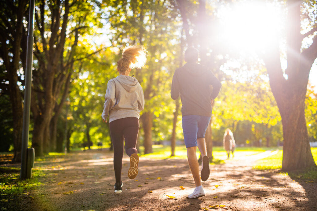 Correre o camminare: cosa fa dimagrire di più?