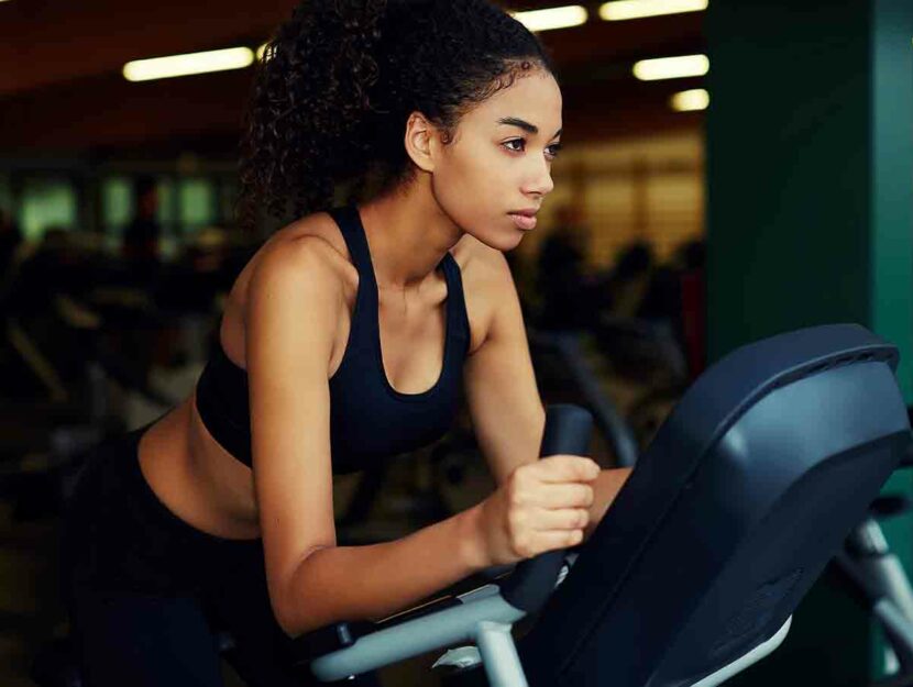 Una donna in palestra