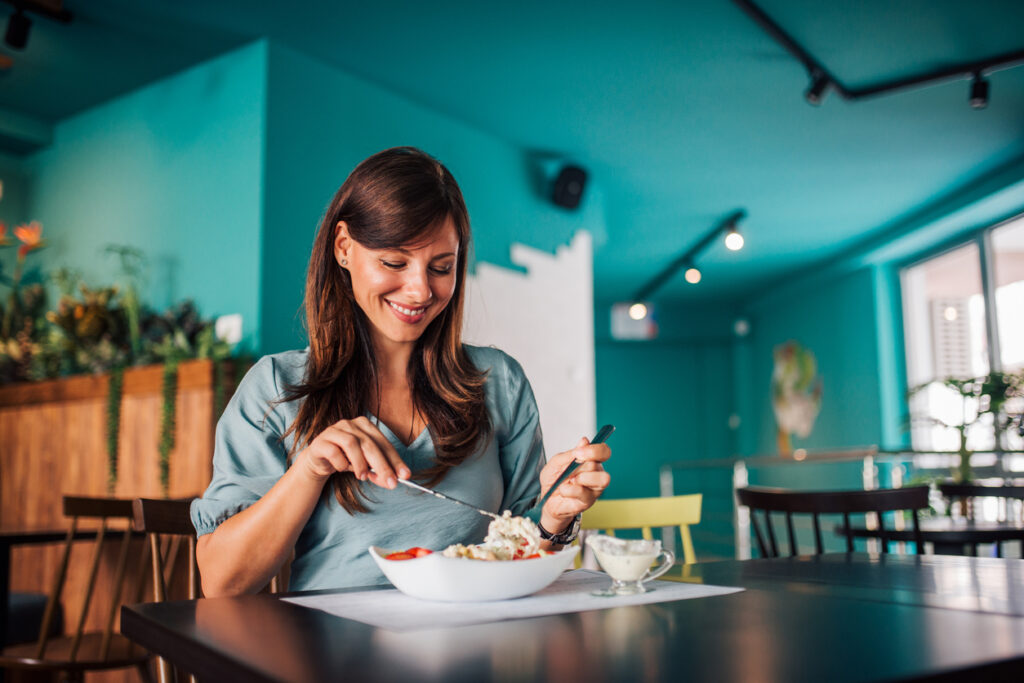 Mangiare lentamente è una strategia di benessere e ti aiuta a dimagrire