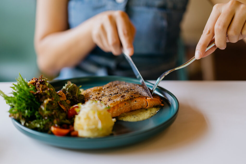 Mangiare lentamente è una strategia di benessere e ti aiuta a dimagrire