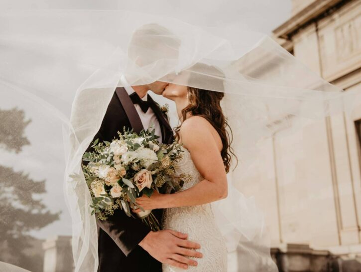 Frasi sul matrimonio celebri: auguri e aforismi dei poeti, religiosi e dei film