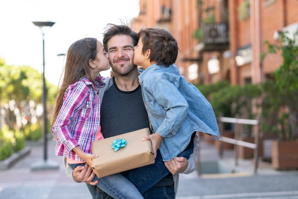 Regali per la festa del papà: idee fai da te e personalizzate per stupirlo