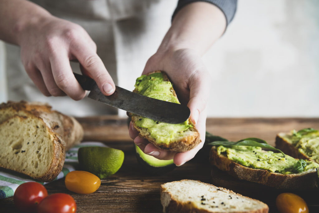 Avocado: proprietà, calorie e ricette facili