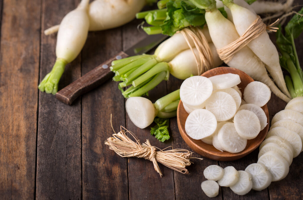 Come usare il daikon, la radice ricca di proprietà benefiche