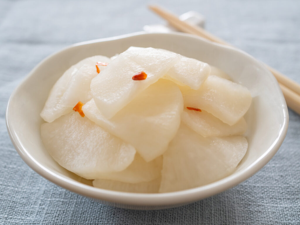 Come usare il daikon, la radice ricca di proprietà benefiche