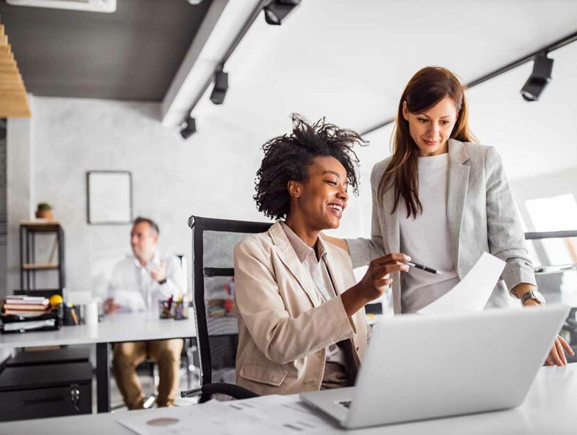 Due donne al lavoro