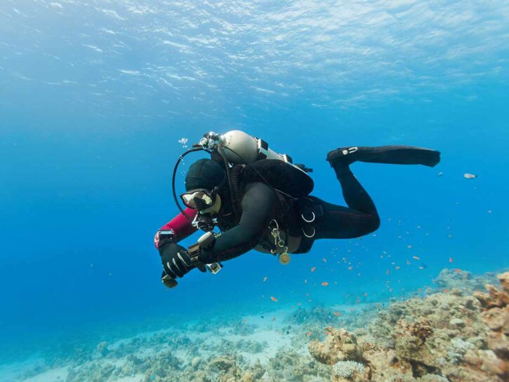 Scienziato vive sott'acqua da due mesi: 