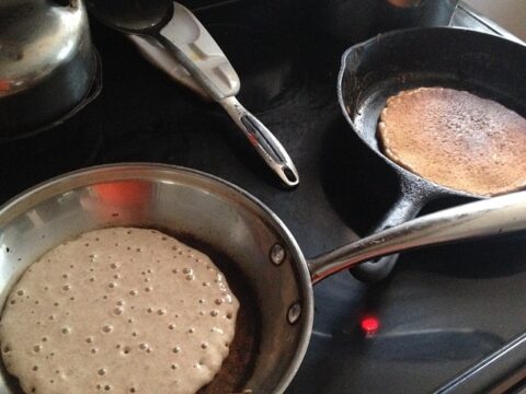 Come sistemare in modo ottimale le padelle in cucina