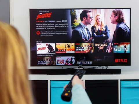 Stretta di Netflix, stop alla  condivisione della password