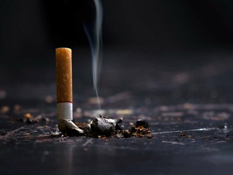 I filtri di sigaretta inquinano: l’Ue vuole metterli al bando