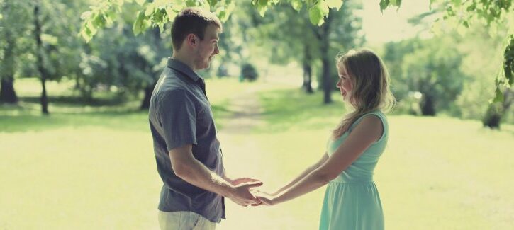 10 cose che le ragazze timide fanno quando hanno una cotta