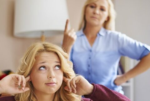 10 motivi per cui i tuoi genitori diventano più severi