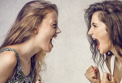 15 cose che non dobbiamo più fare alle altre donne