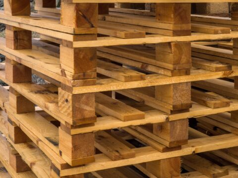 Come realizzare delle cornici originali con i pallet