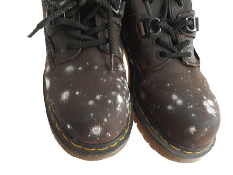 Come rimuovere la muffa dalle scarpe