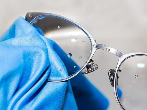 Come pulire gli occhiali da vista bene