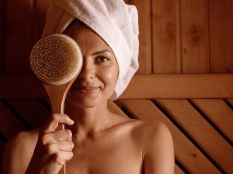 Ecco come scegliere la spazzola corretta per il dry brushing