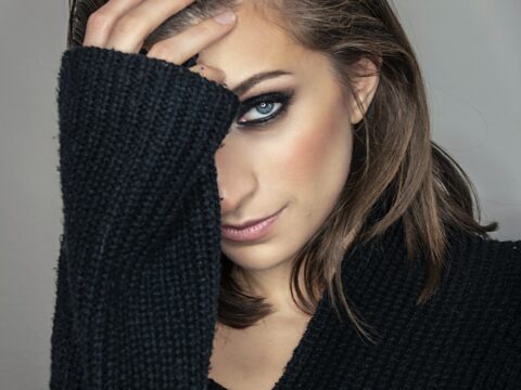 Come realizzare uno Smokey Eyes marrone