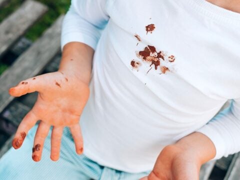 Come togliere le macchie di cioccolato