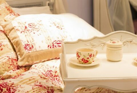 5 modi di far sembrare più grande la tua stanza da letto